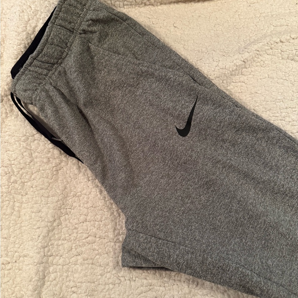 Nike Men's Heather Gray Joggers